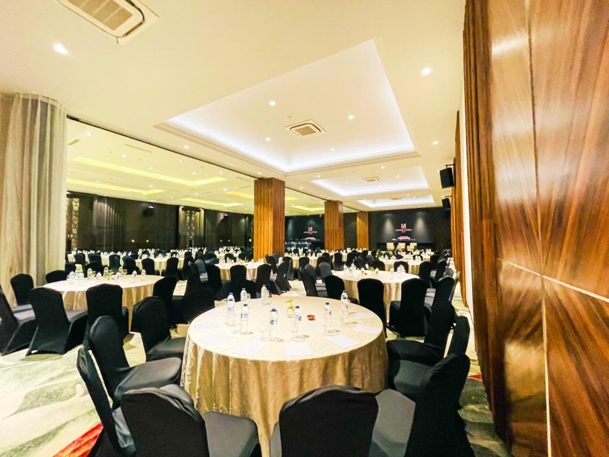 Lombok Astoria Hotel Mataram Esterno foto