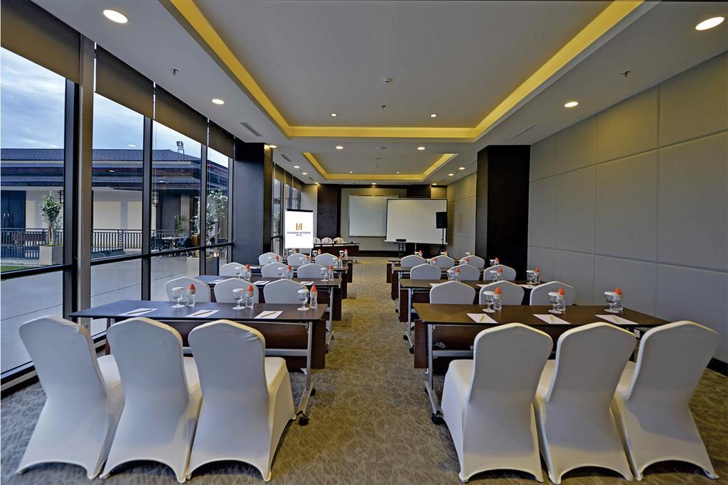 Lombok Astoria Hotel Mataram Esterno foto