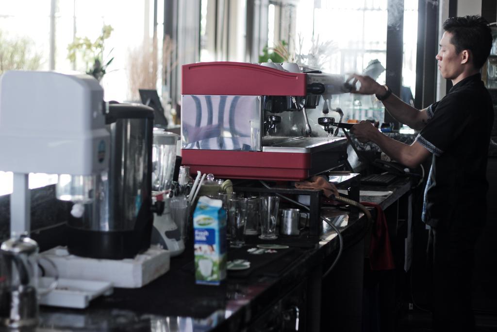 Lombok Astoria Hotel Mataram Esterno foto